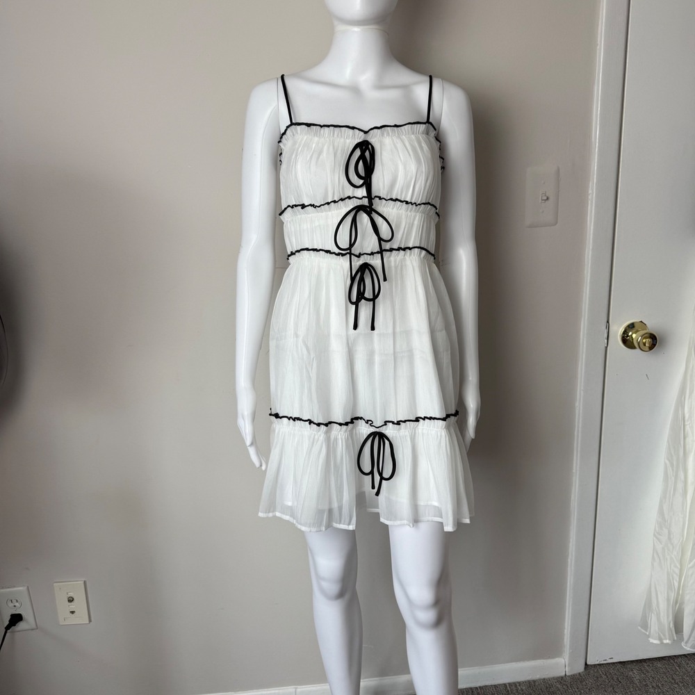 Commense Boho Chic White Mini Dress with Black Tie Details Summer Beach Sundress - Picture 9 of 10